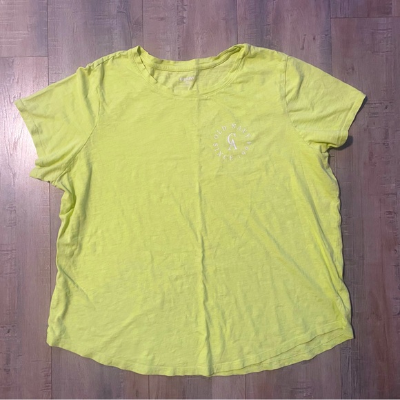 OLD NAVY T-SHIRT. NWOT - Picture 1 of 3
